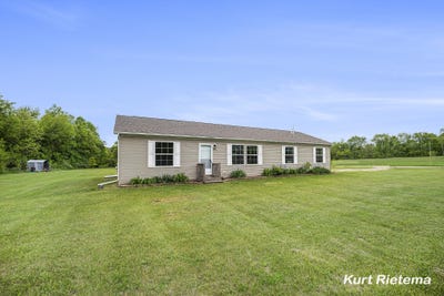 /international/us/532-48th-street-grand-junction-mi-110099796964/