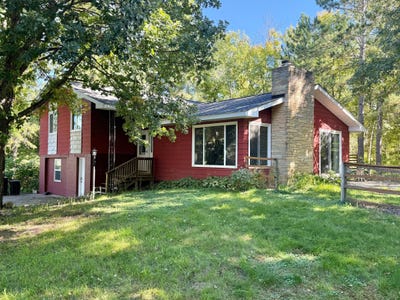 /international/us/17945-330th-avenue-detroit-lakes-mn-110120611641/