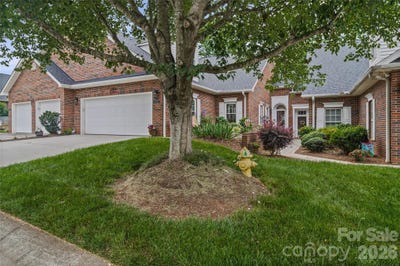 /international/us/1524-royalty-circle-statesville-nc-110108719275/