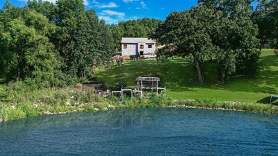 /international/us/24-13-hidden-ranch-lake-carroll-il-110101291625/