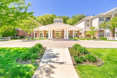 /international/us/8510-greenway-boulevard-middleton-wi-110108169710/