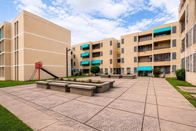 /international/us/12-san-fdernando-gardens-bayamon-pr-110108026296/