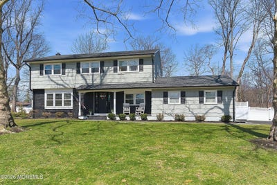 /international/us/111-heights-terrace-middletown-nj-110106535851/
