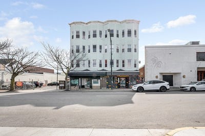 /international/us/50-1-2-common-st-lawrence-ma-110108108528/