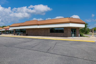 /international/us/2231-11th-avenue-e-north-saint-paul-mn-110105872858/