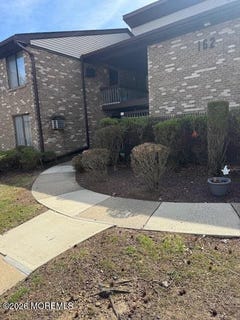 /international/us/162-cross-slope-court-manalapan-nj-110105697785/