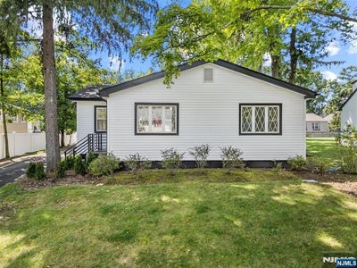 /international/us/137-myrtle-avenue-allendale-nj-110119916977/