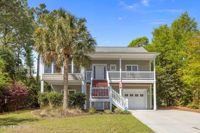 /international/us/325-live-oak-street-emerald-isle-nc-110107434309/
