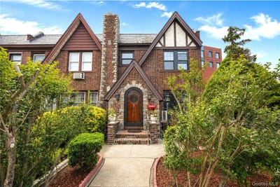 /international/us/8514-68th-avenue-rego-park-ny-110109727936/