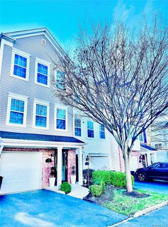 /international/us/58-rialto-way-patchogue-ny-110103395056/
