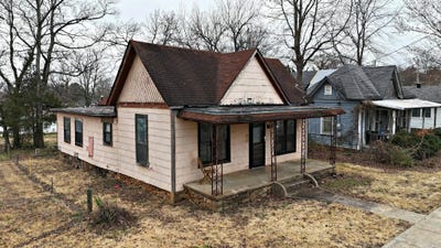/international/us/1105-7th-st-mena-ar-110105888537/