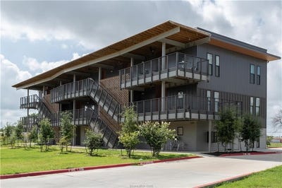/international/us/101-w-33rd-street-bryan-tx-110106980368/
