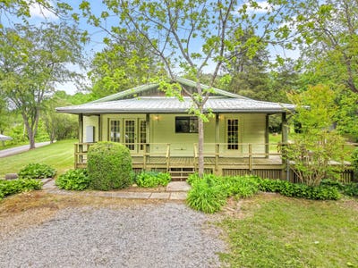 /international/us/19-quail-ridge-trail-lot-5-franklin-nc-110108347034/