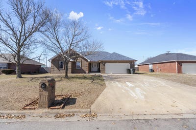 /international/us/2451-s-hartford-avenue-bolivar-mo-110097727568/