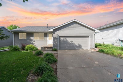 /international/us/4413-w-peacock-dr-sioux-falls-sd-110108879526/