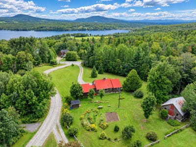 /international/us/530-hinton-hill-road-westmore-vt-110119738920/