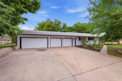 /international/us/33-regal-crescent-north-newton-ks-110108553066/