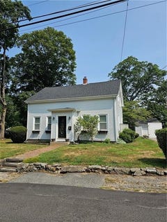 /international/us/101-maple-avenue-west-warwick-ri-110101366885/