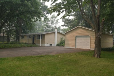 /international/us/103-carriage-hill-drive-hinckley-mn-110109385296/