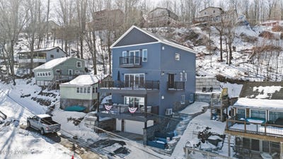 /international/us/109-paradise-road-e-greentown-pa-110106149814/