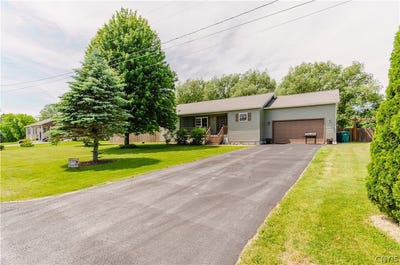 /international/us/26415-andrew-drive-watertown-ny-110108879567/