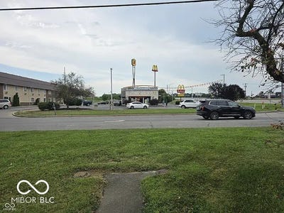 /international/us/13-w-rampart-road-shelbyville-in-110101812315/