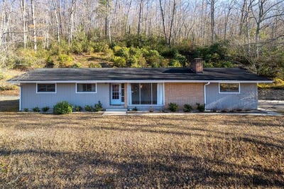 /international/us/223-cherry-st-sylva-nc-110105866174/