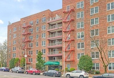 /international/us/241-20-northern-blvd-douglaston-ny-110100119741/