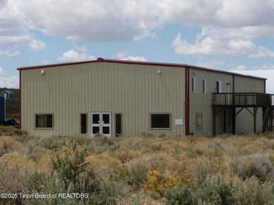 /international/us/13-casey-osborne-lane-boulder-wy-110104192457/
