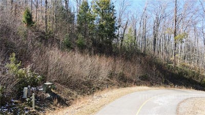 /international/us/running-bear-circle-lot-30-banner-elk-nc-110107733350/