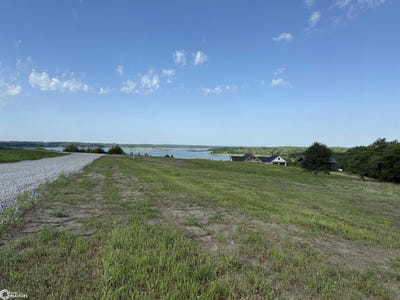 /international/us/245-lake-drive-melrose-ia-110100581568/