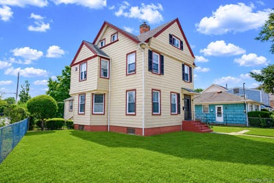 /international/us/12-52-bay-park-place-bayswater-ny-110109158792/