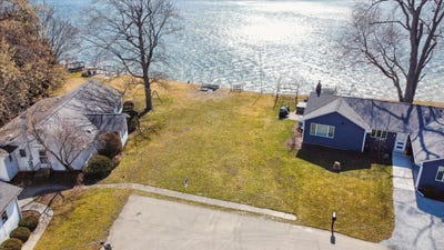 /international/us/23275-lakeview-drive-edwardsburg-mi-110097811850/