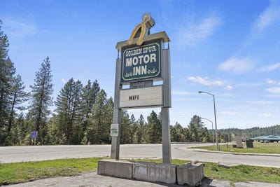 /international/us/924-w-highway-2-newport-wa-110103653743/