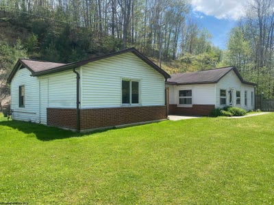 /international/us/2162-ward-road-elkins-wv-110107802395/