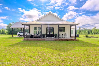 /international/us/2818-lawrence-road-marianna-fl-110101151834/