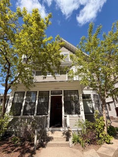 /international/us/1005-university-avenue-se-minneapolis-mn-110120551425/