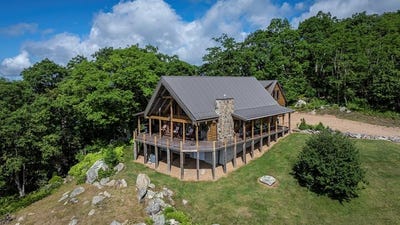 /international/us/2725-point-lookout-ln-independence-va-110108472840/
