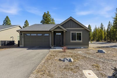 /international/us/51900-settler-drive-la-pine-or-110106259326/