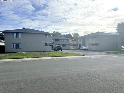 /international/us/266-s-yolo-st-willows-ca-110103581647/