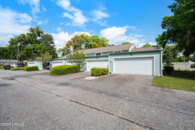 /international/us/900-brotherhood-road-beaufort-sc-110098660483/