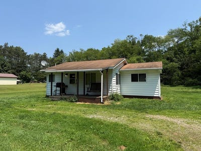 /international/us/3802-lamberton-road-franklin-pa-110100261240/