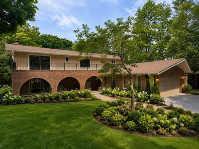 /international/us/188-n-bloomingdale-road-bloomingdale-il-110107832588/