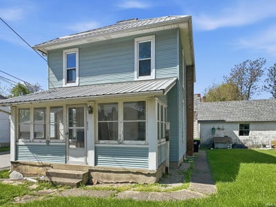 /international/us/300-oak-street-huntington-in-110107882745/