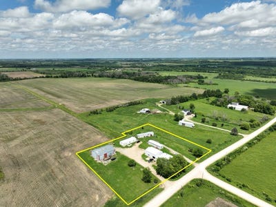 /international/us/1151-260th-st-nashua-ia-110108771669/