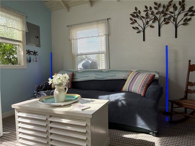 /international/us/64-burnside-avenue-narragansett-ri-110107940280/
