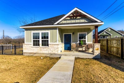 /international/us/226-spruce-ave-luling-tx-110105530729/