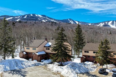/international/us/768-east-mountain-road-killington-vt-110106372291/
