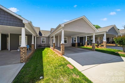 /international/us/1520-28th-street-lane-se-hickory-nc-110108196115/