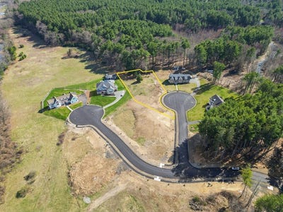 /international/us/4-ruby-circle-topsfield-ma-110102022557/